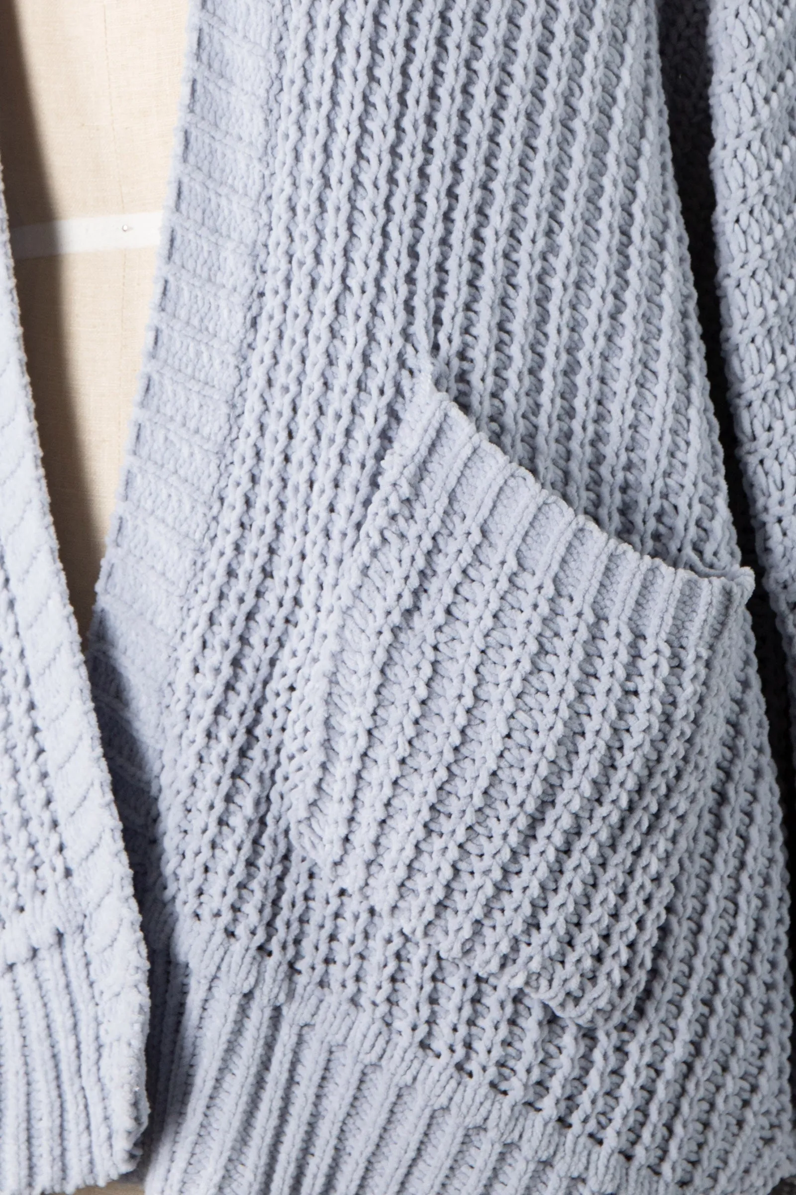 LONG SLEEVE CABLE KNIT CARDIGAN 1 PACK