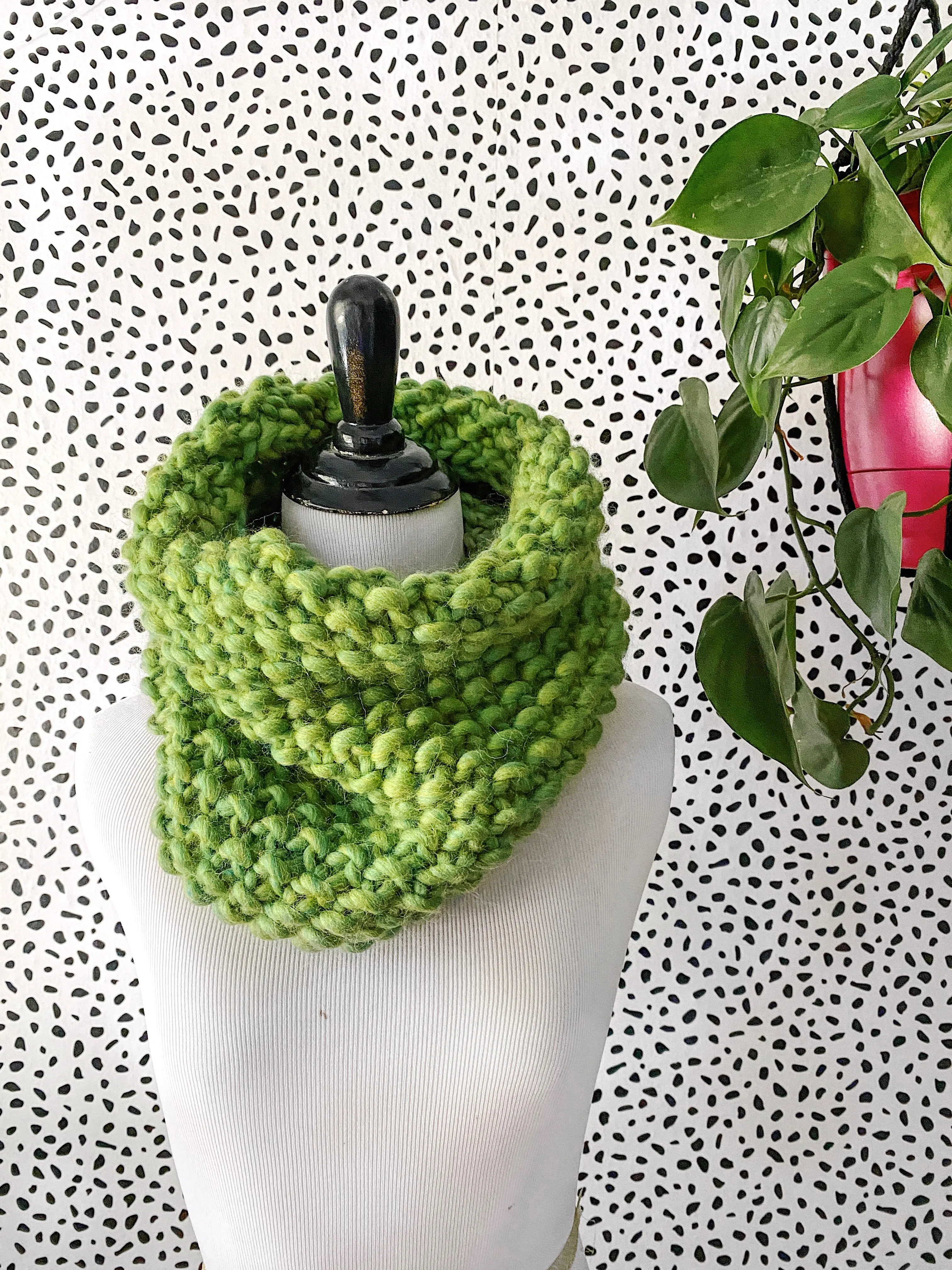 Merino Bubble Fluff Cowl in Lime Twist