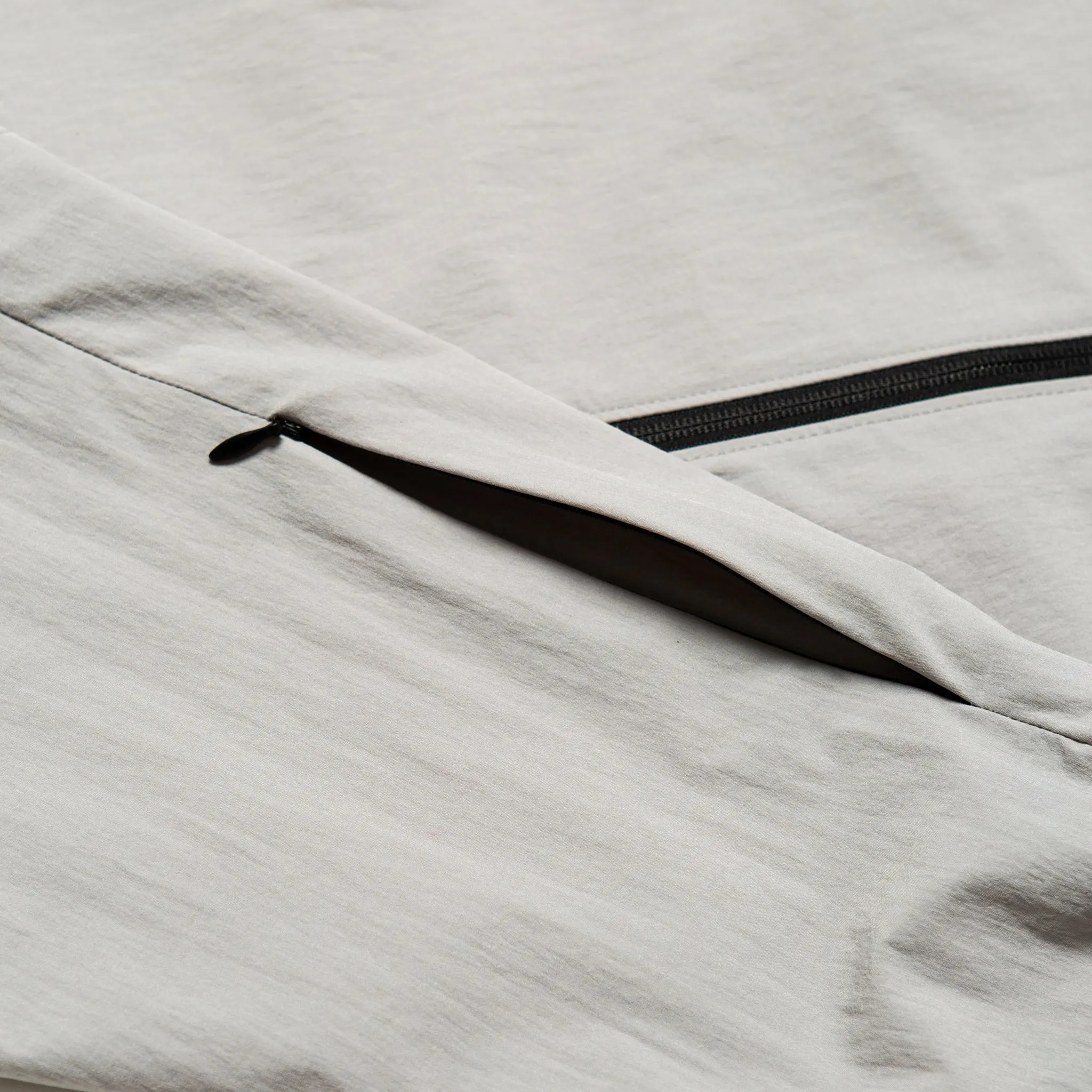 Mirra Tech Overshirt (Silver Grey)