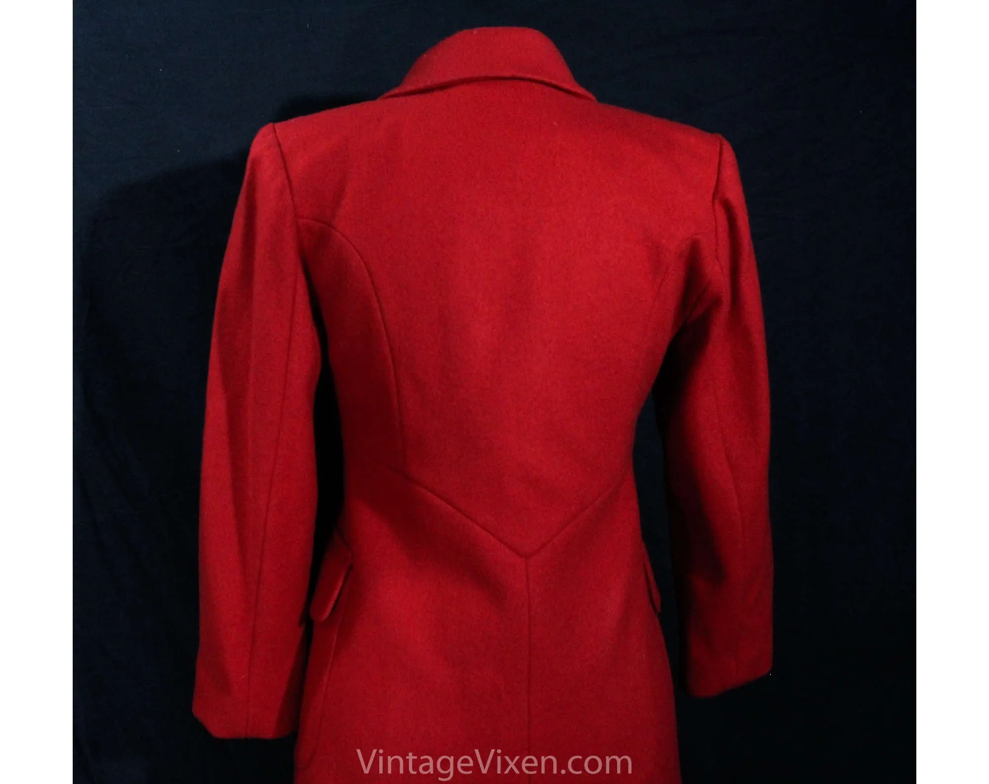 Size 6 Red Jacket - 1990s Retro Wool with 1940s Look - Beautiful Tailoring - Double Breasted Coin Buttons - Petite Sophisticate - Bust 36